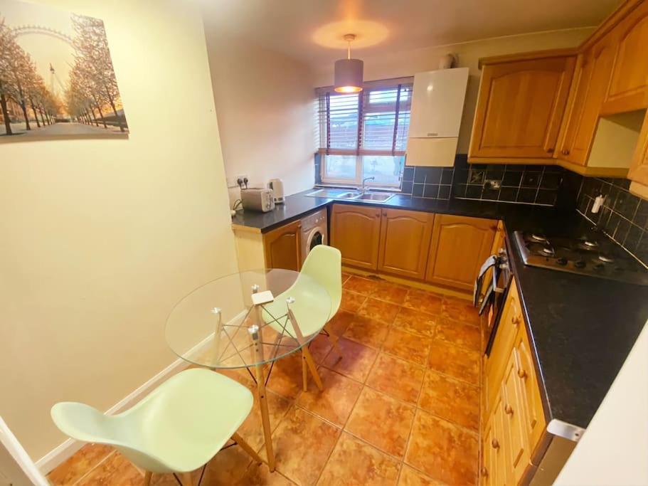 Evo A - Gravesend 1 Bedroom Apartment Buitenkant foto