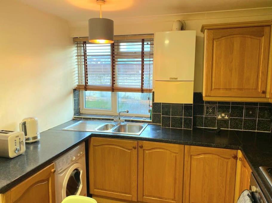 Evo A - Gravesend 1 Bedroom Apartment Buitenkant foto